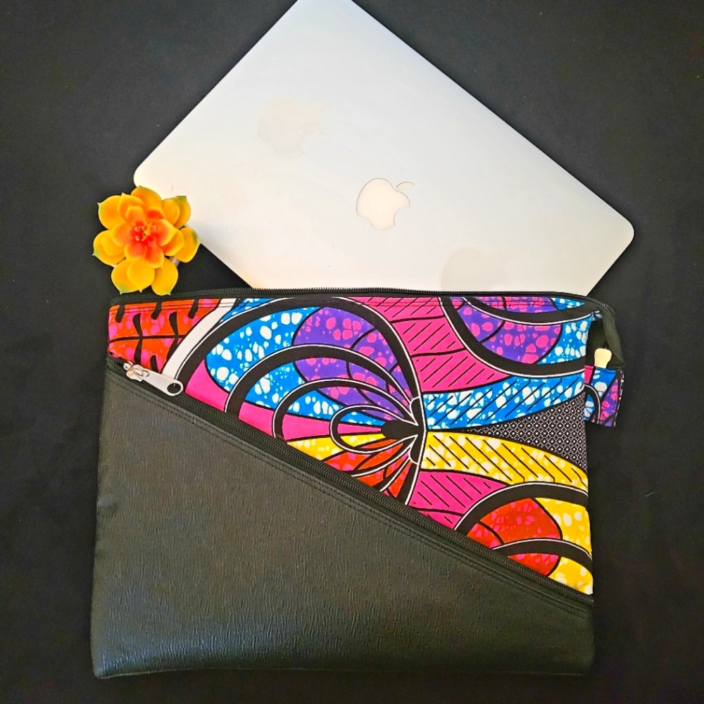 Laptop bag . - Picture 2 of 2